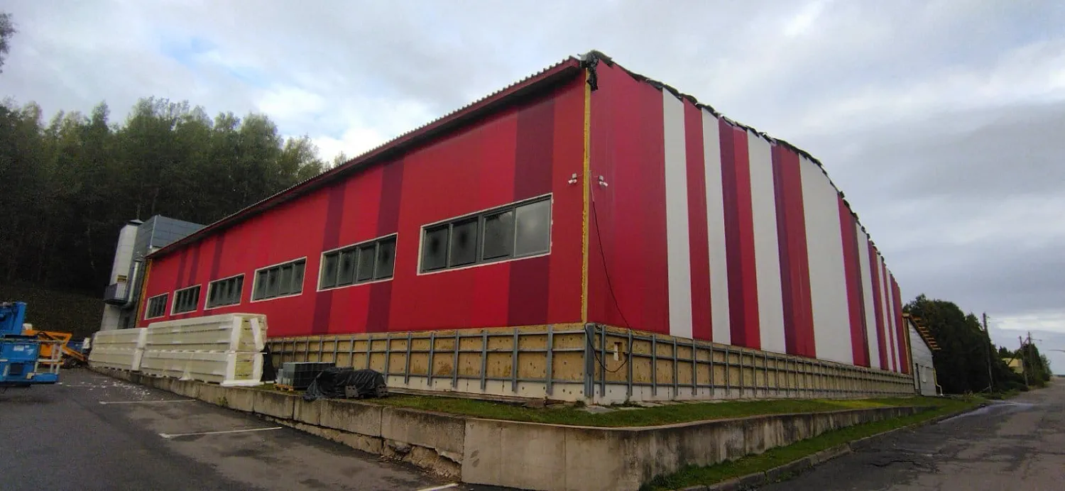 Компания «Ди Ферро» завершила поставку и монтаж панелей на теннисных кортах в Ждановичах