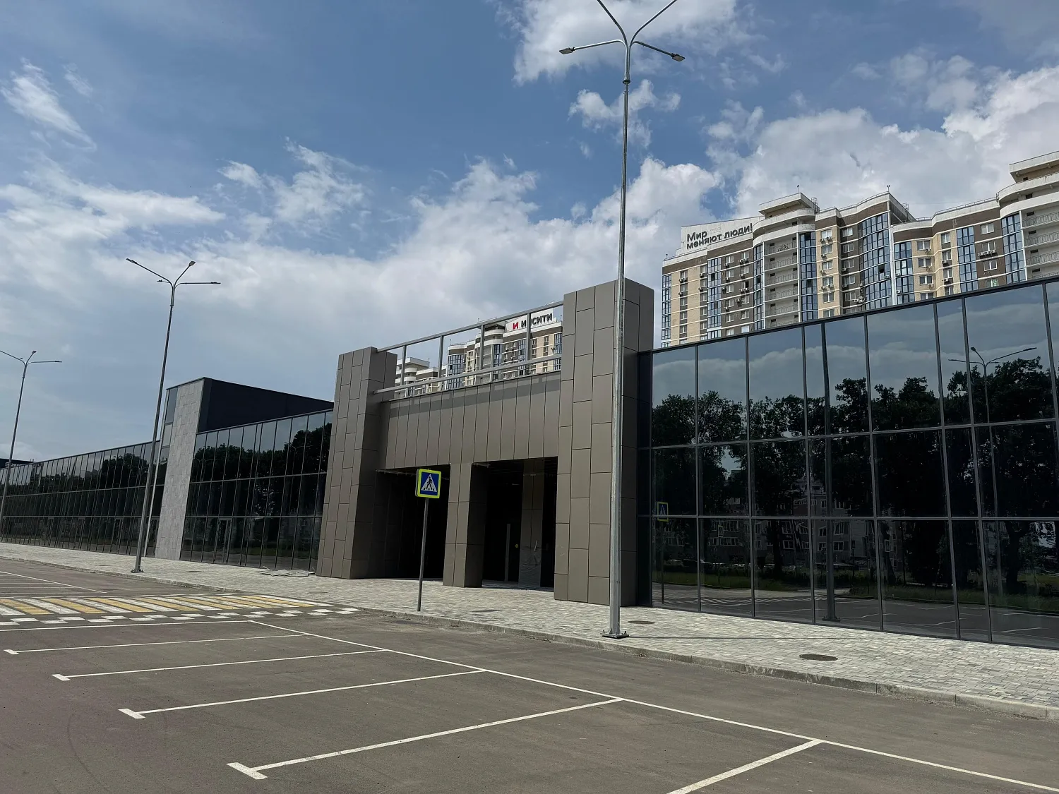 Компания «Ди Ферро» – поставщик сэндвич-панелей для строительства нового торгового центра «Мир» в Краснодаре