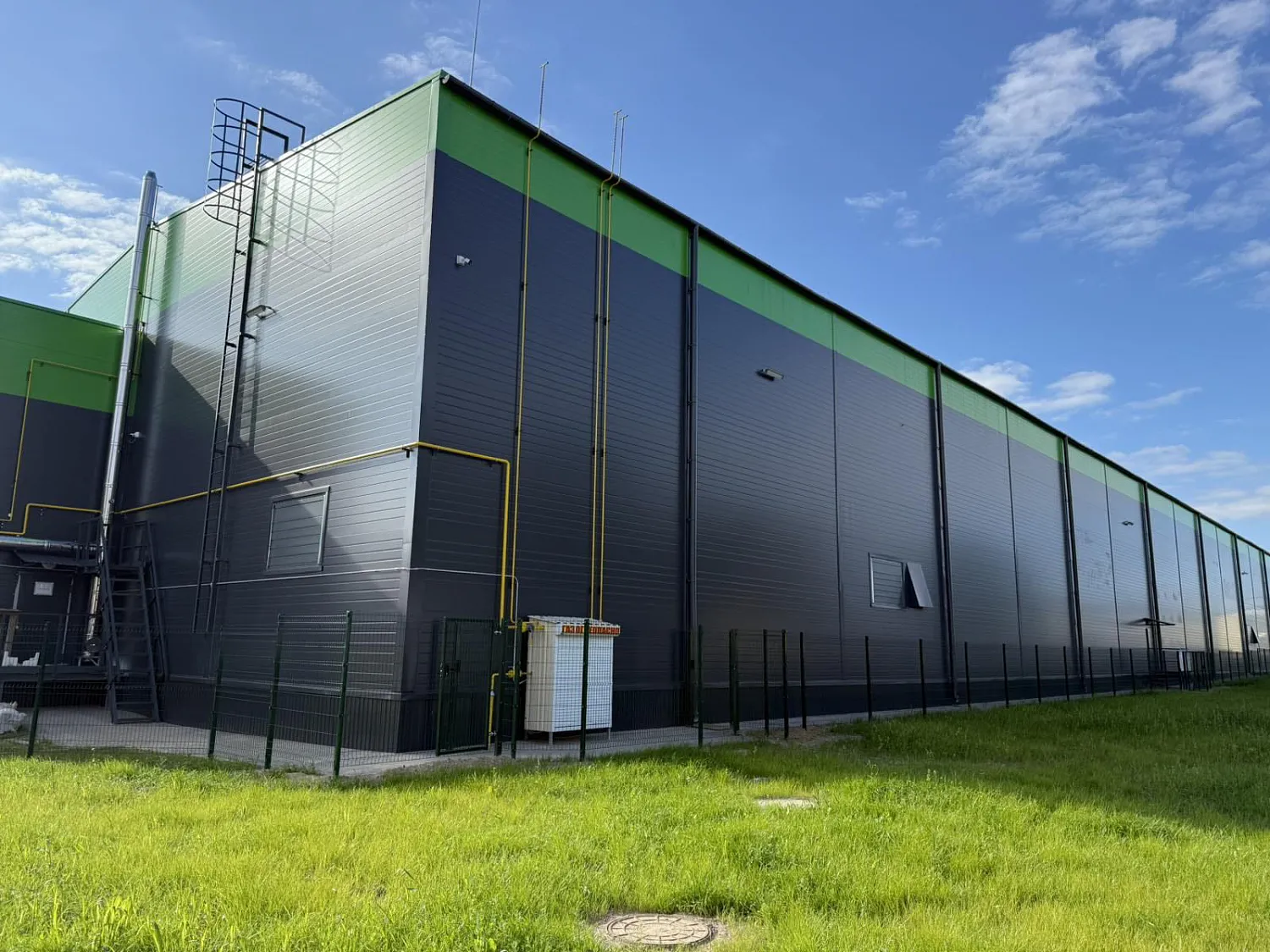 Компания «Ди Ферро» завершила монтаж нового складского комплекса в Хатежино – шаг к эффективному логистическому будущему!