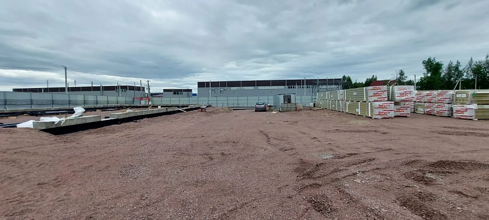 Новое складское здание с административно-бытовыми помещениями в деревне Разметелево